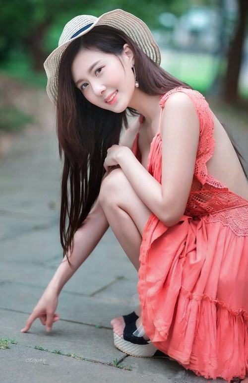 绿茵场上的石油战争,一场非典型争冠预演,伊朗用铁血撞开尼日利亚的城墙